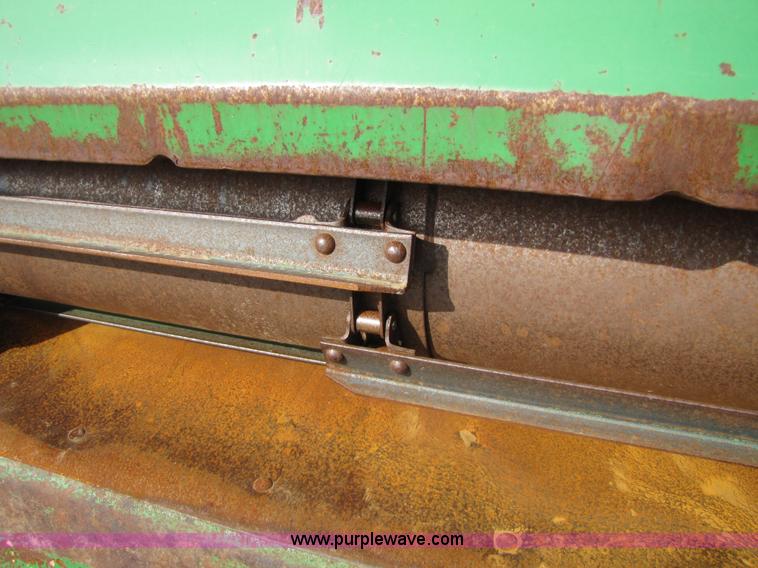 image for item 5195 1996 John Deere 9500 combine