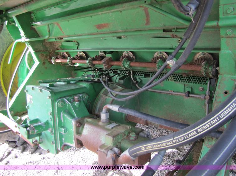 image for item 5195 1996 John Deere 9500 combine