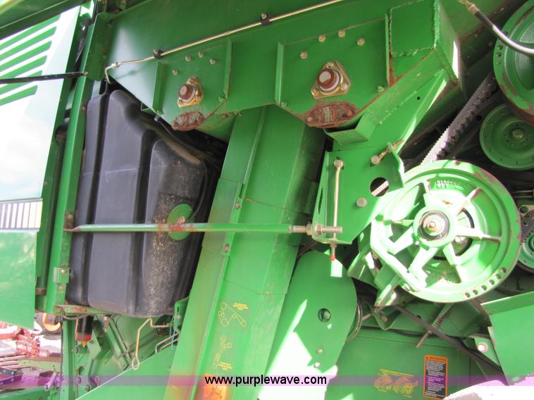image for item 5195 1996 John Deere 9500 combine