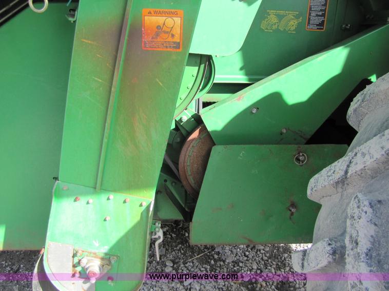 image for item 5195 1996 John Deere 9500 combine