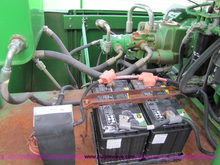 image for item 5195 1996 John Deere 9500 combine