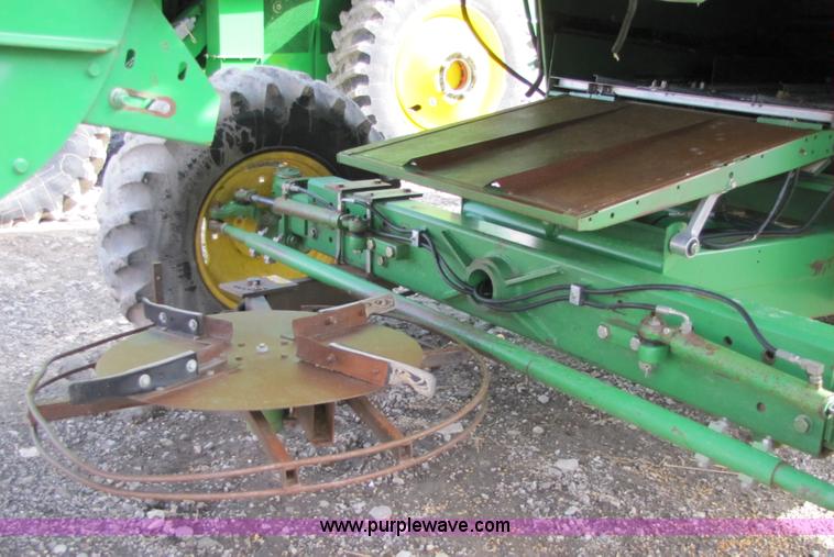 image for item 5195 1996 John Deere 9500 combine