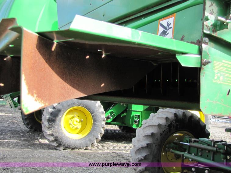 image for item 5195 1996 John Deere 9500 combine