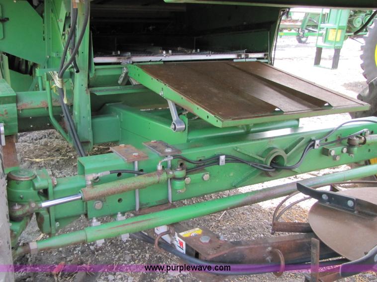 image for item 5195 1996 John Deere 9500 combine