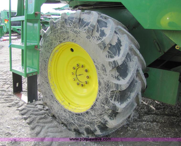 image for item 5195 1996 John Deere 9500 combine