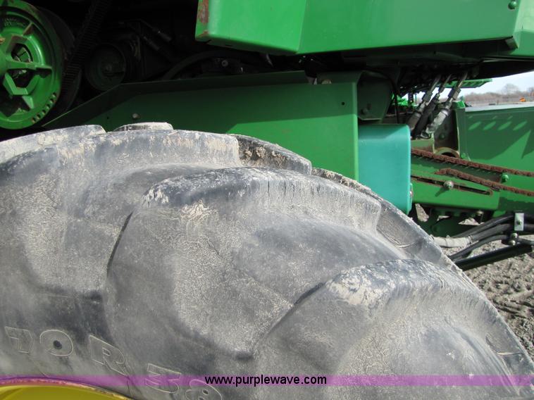 image for item 5195 1996 John Deere 9500 combine