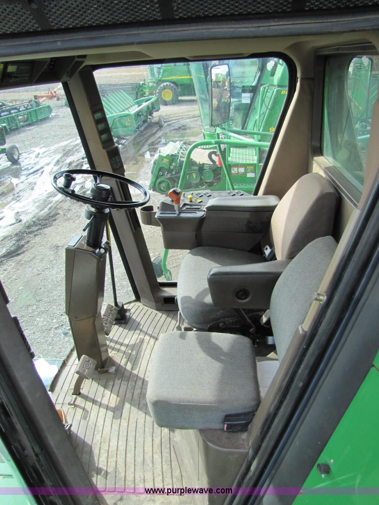 image for item 5195 1996 John Deere 9500 combine