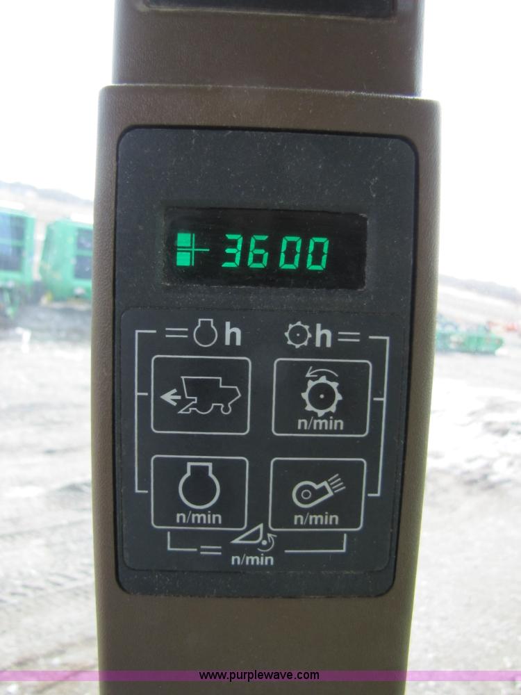 image for item 5195 1996 John Deere 9500 combine