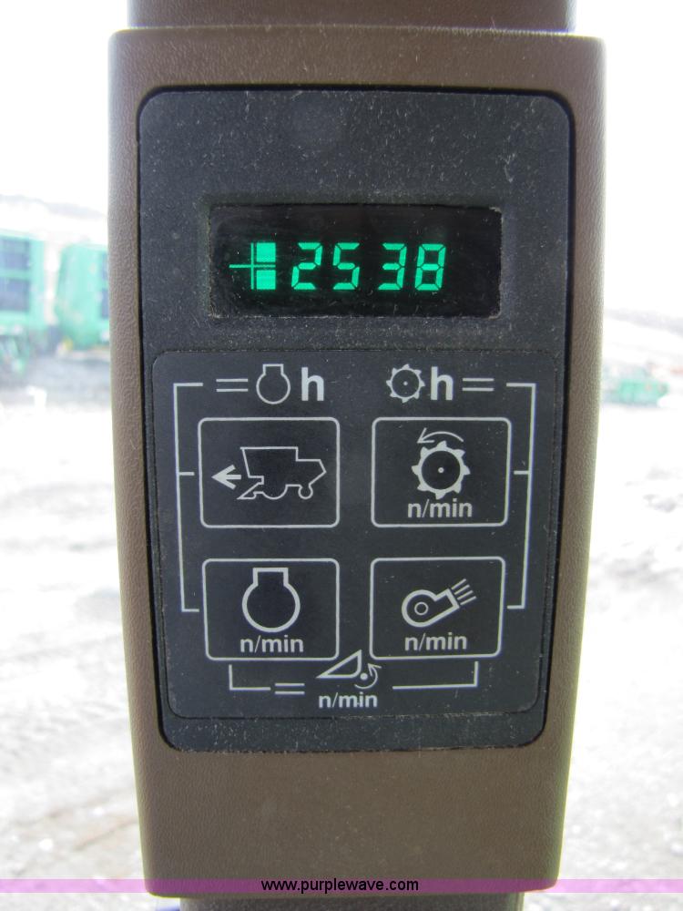 image for item 5195 1996 John Deere 9500 combine