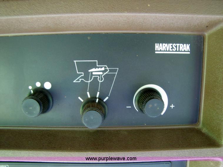 image for item 5195 1996 John Deere 9500 combine