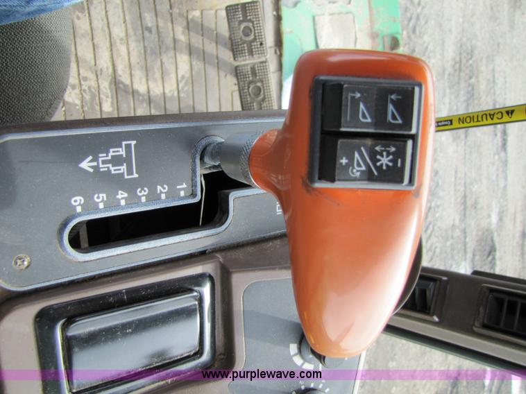 image for item 5195 1996 John Deere 9500 combine