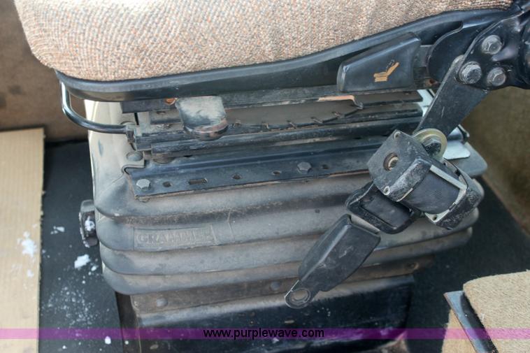 image for item 6474 1987 Caterpillar Challenger 65 tracked tractor