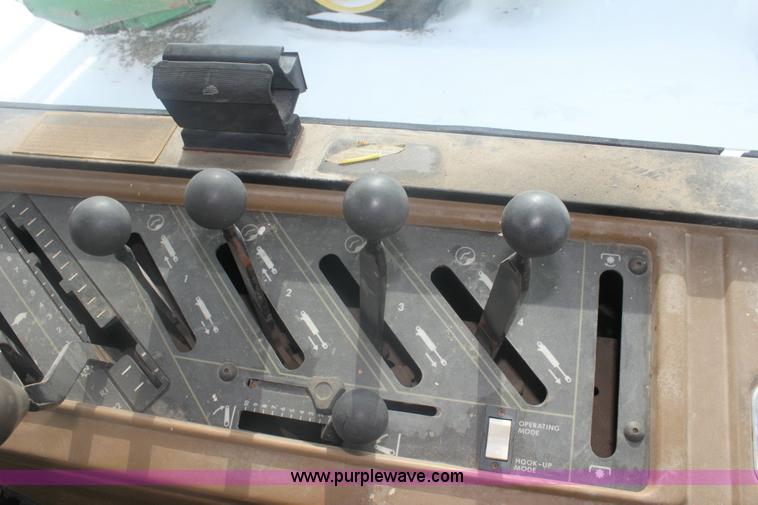 image for item 6474 1987 Caterpillar Challenger 65 tracked tractor