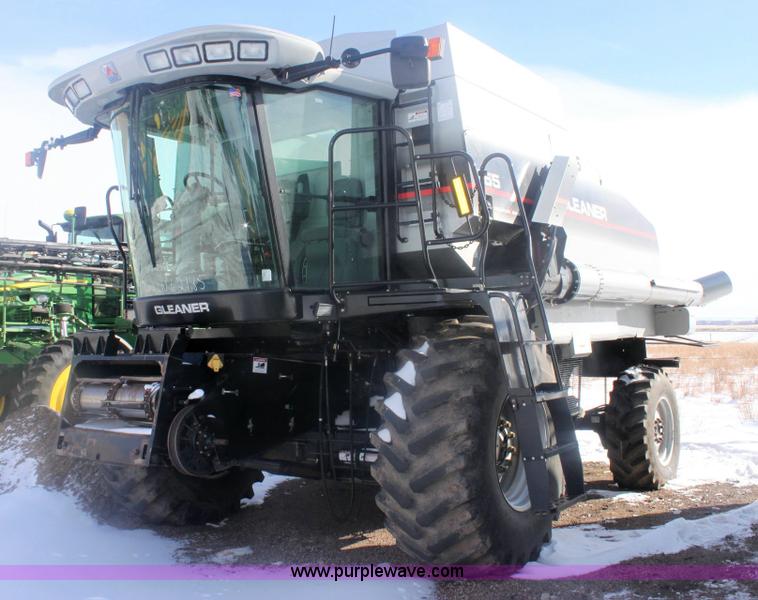 image for item 6478 2004 AGCO Gleaner R65 RWA combine