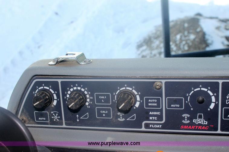 image for item 6478 2004 AGCO Gleaner R65 RWA combine