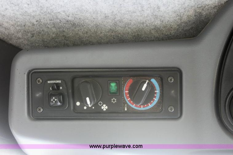 image for item 6478 2004 AGCO Gleaner R65 RWA combine