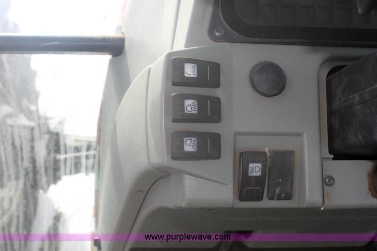 image for item 6479 1997 Massey-Ferguson 8150 MFWD tractor