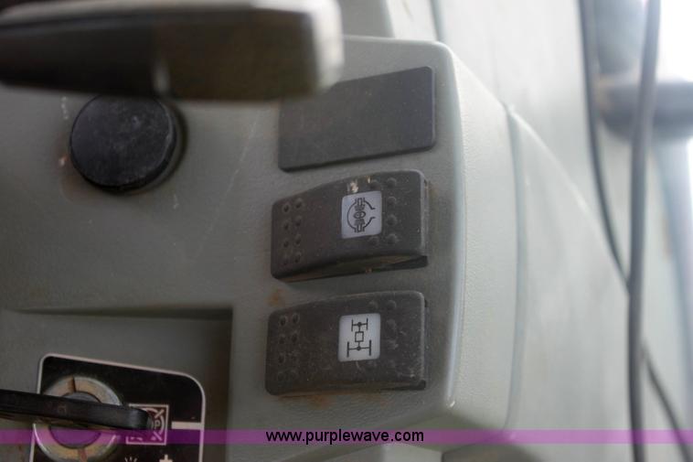 image for item 6479 1997 Massey-Ferguson 8150 MFWD tractor