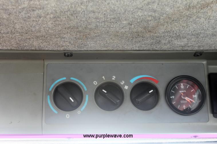 image for item 6479 1997 Massey-Ferguson 8150 MFWD tractor