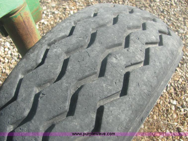 image for item 6845 1978 John Deere 4040 tractor