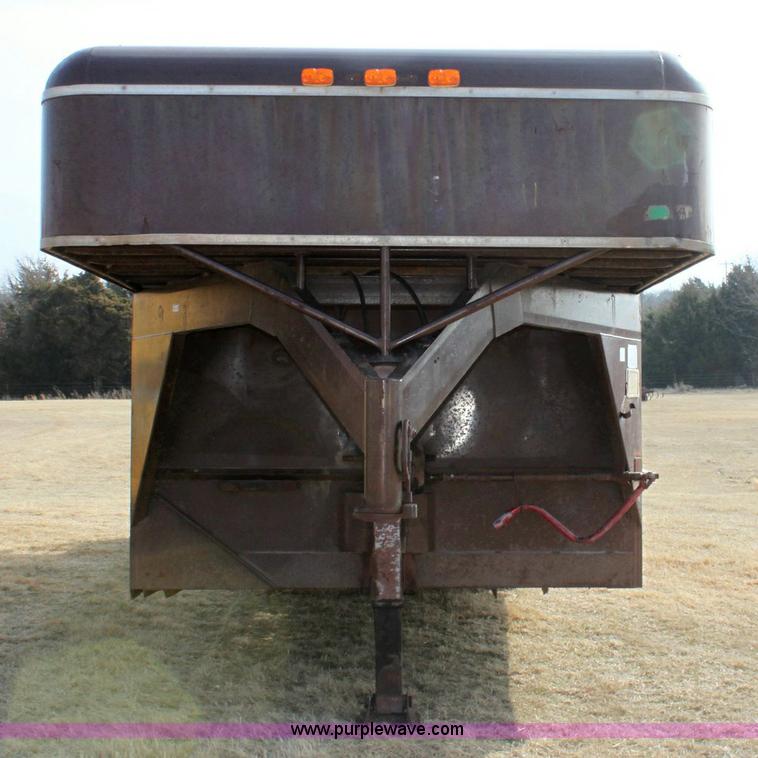 image for item 6876 1988 Gooseneck stock trailer