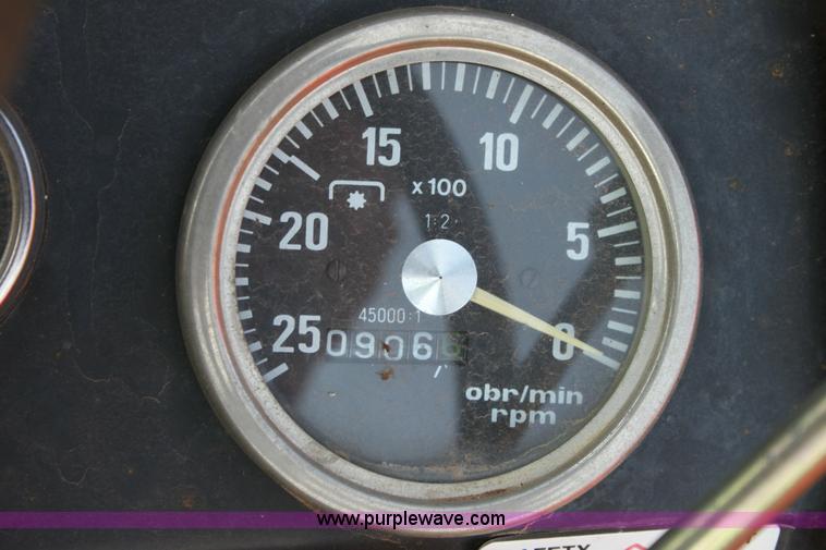 image for item 6881 Massey-Ferguson 231 tractor