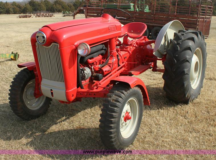 image for item 6884 Ford 700 row crop tractor