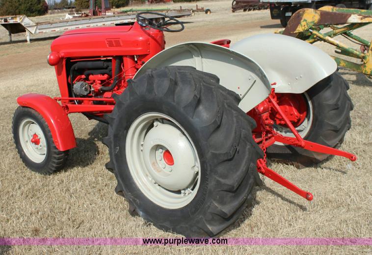 image for item 6884 Ford 700 row crop tractor