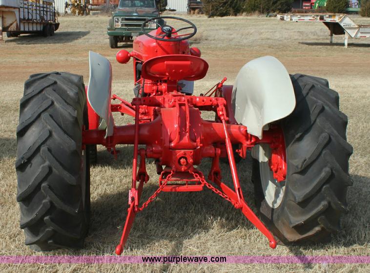 image for item 6884 Ford 700 row crop tractor