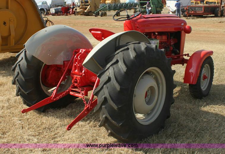 image for item 6884 Ford 700 row crop tractor