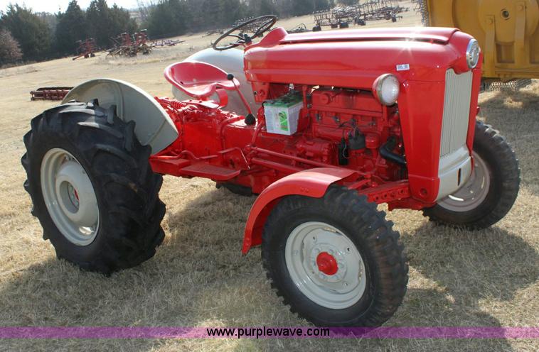 image for item 6884 Ford 700 row crop tractor