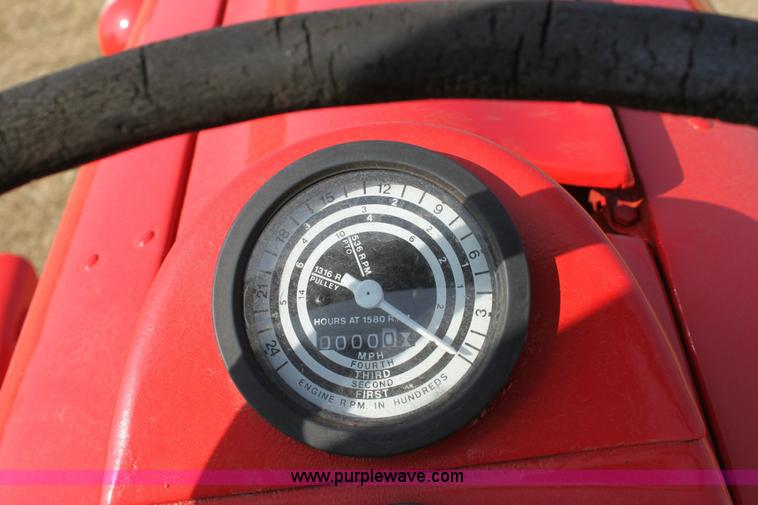 image for item 6884 Ford 700 row crop tractor