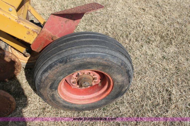 image for item 6895 HayBuster 1000 no till drill