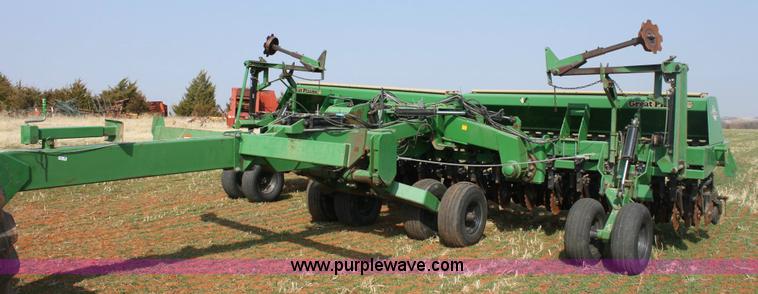 image for item 6900 1995 Great Plains 2N-2410 drill