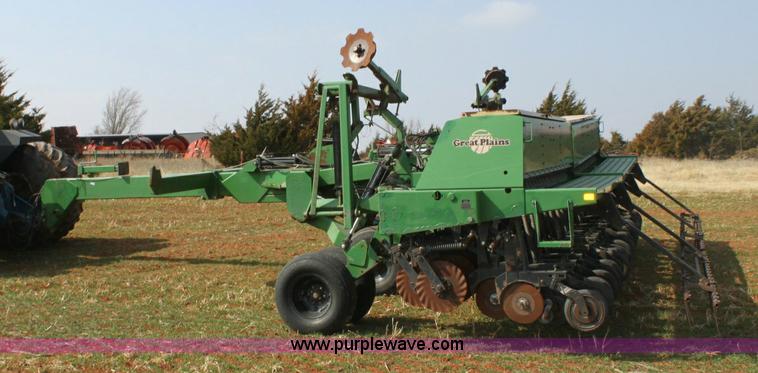 image for item 6900 1995 Great Plains 2N-2410 drill