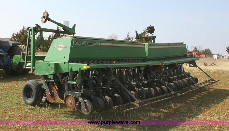 image for item 6900 1995 Great Plains 2N-2410 drill