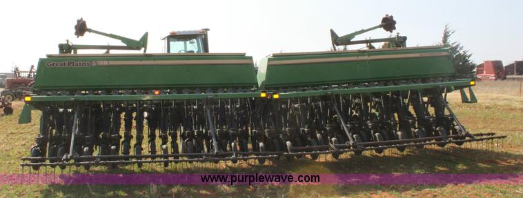 image for item 6900 1995 Great Plains 2N-2410 drill