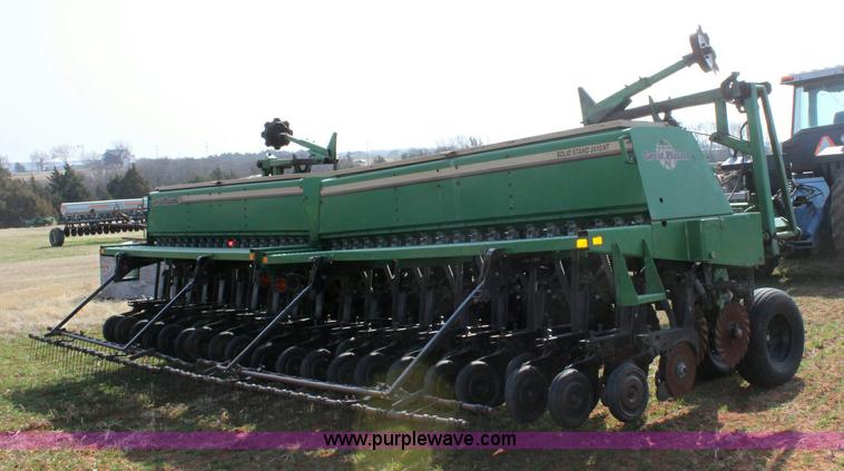 image for item 6900 1995 Great Plains 2N-2410 drill