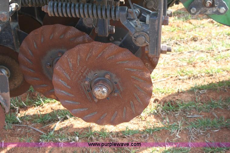 image for item 6900 1995 Great Plains 2N-2410 drill