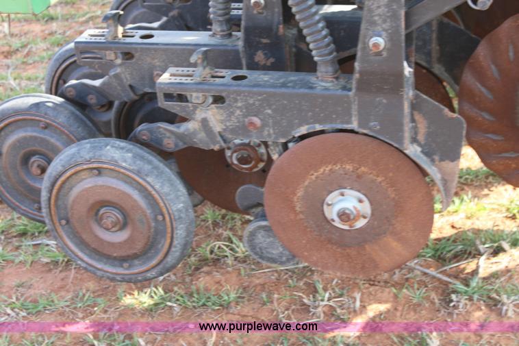 image for item 6900 1995 Great Plains 2N-2410 drill