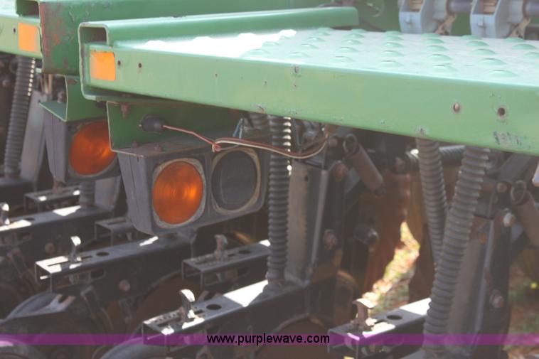 image for item 6900 1995 Great Plains 2N-2410 drill