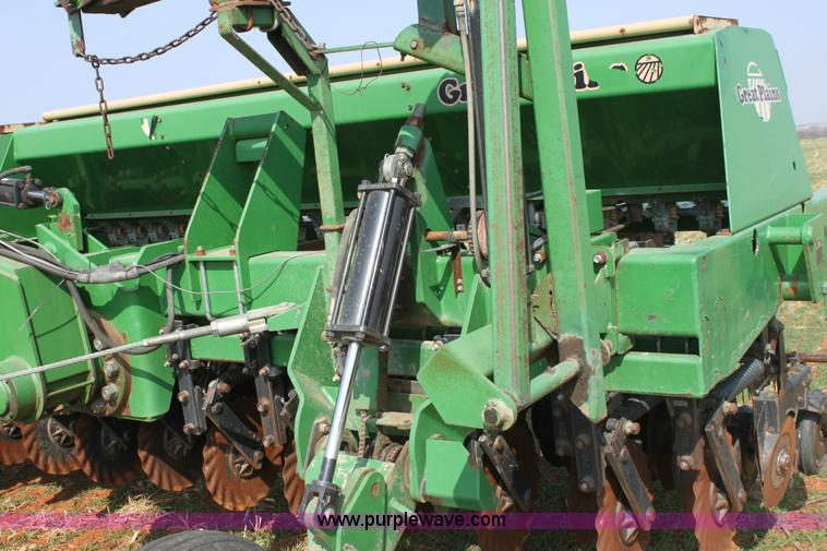 image for item 6900 1995 Great Plains 2N-2410 drill