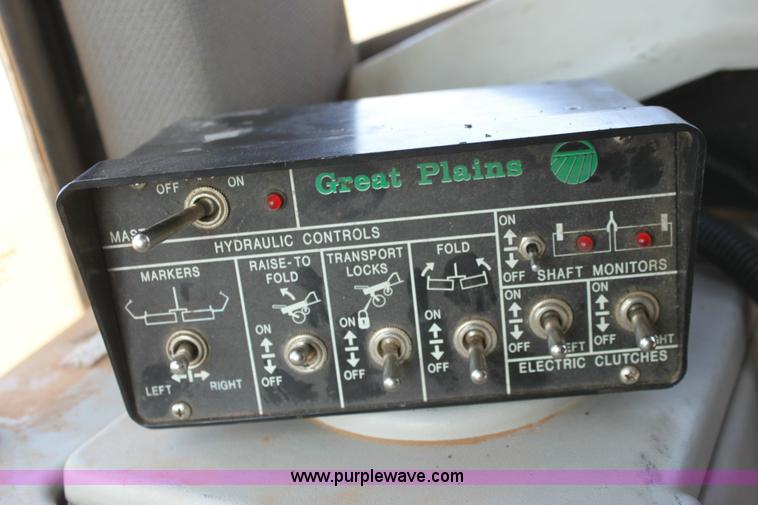 image for item 6900 1995 Great Plains 2N-2410 drill