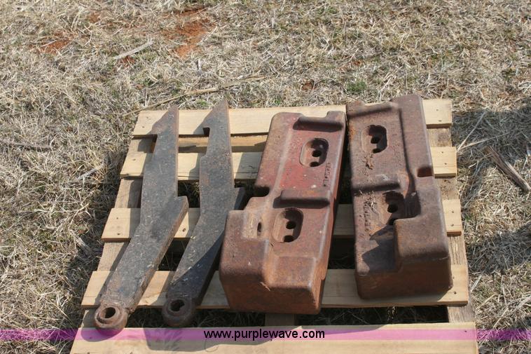 image for item 6901 International Farmall 300 tractor with attachments