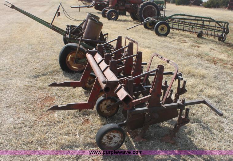 image for item 6901 International Farmall 300 tractor with attachments