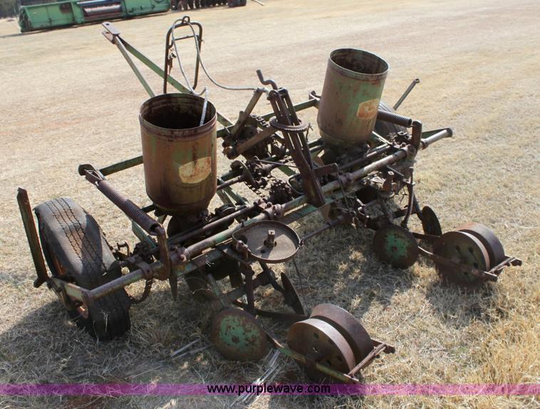 image for item 6901 International Farmall 300 tractor with attachments