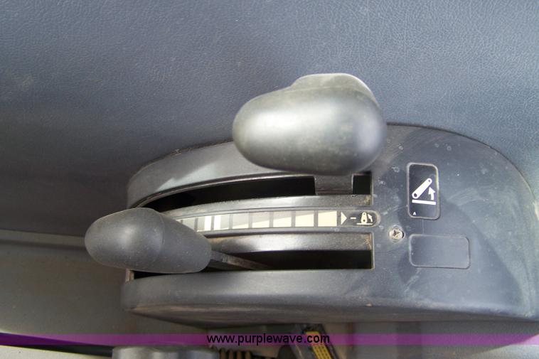 image for item 7281 2005 New Holland TS100A MFWD tractor