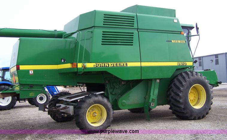 image for item 7282 1998 John Deere 9610 Maximizer combine