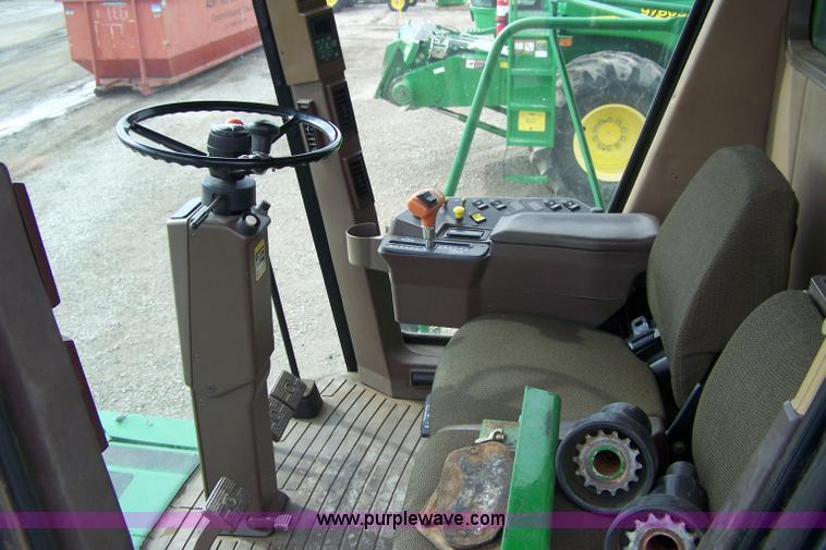 image for item 7282 1998 John Deere 9610 Maximizer combine