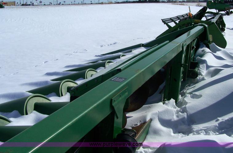 image for item 7290 2004 John Deere 1293 corn head